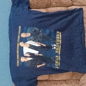 Jonas brothers shirt size Large